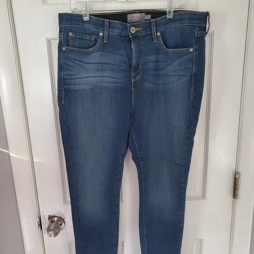 Torrid EUC Women's Plus Size 18 Short Sky High Skinny Premium Stretch Dark Jean